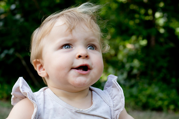 babyportrætter udenfor - babyfotograf i kbh